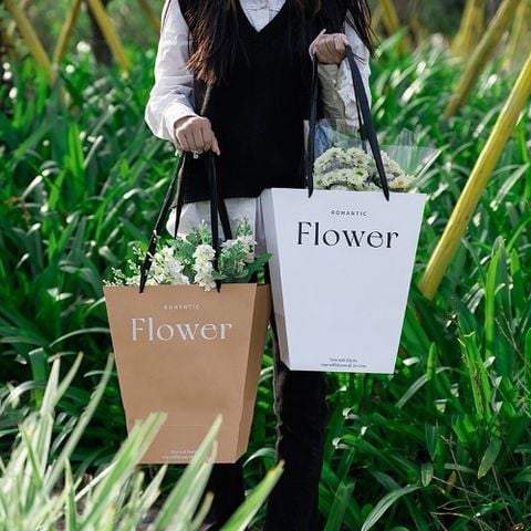 Túi đựng hoa hình thang giấy kraft cắm hoa tươi

